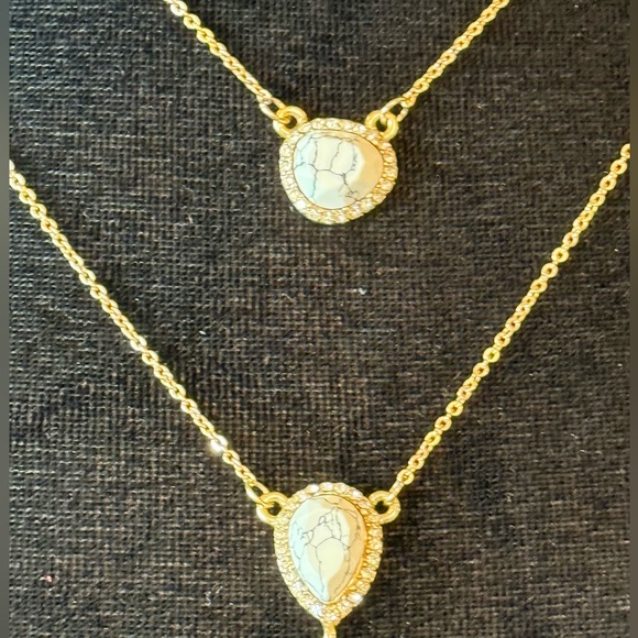Layered Gold Natural Stone Necklace - Picture 5 of 6